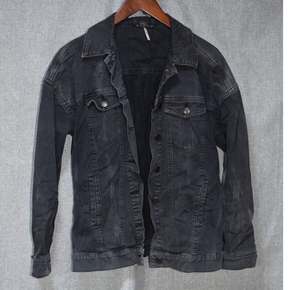 Free People Black Washed Denim Trucker Jacket Women’s XS - Picture 1 of 3